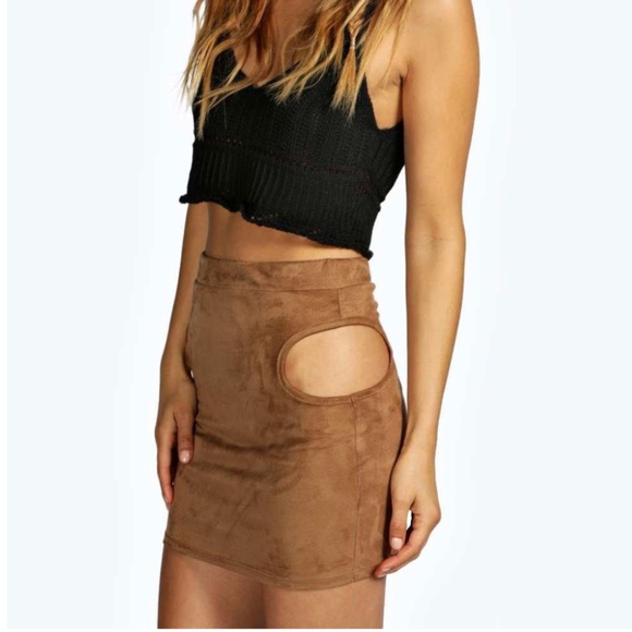 Boohoo A-Line Mini Skirt with Cut-Out - Picture 5 of 5